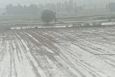 Kayseri’de sağanak ve dolu ekili alanlara zarar verdi