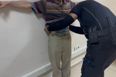 Aranan hükümlü, vücuduna bantladığı esrarla yakalandı