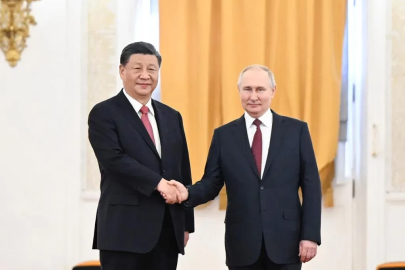 Putin'den Şi'ye doğum günü mesajı