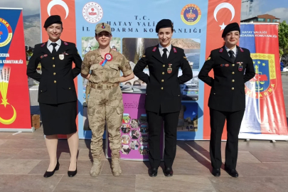 Jandarma komandolarının gösterisi nefes kesti