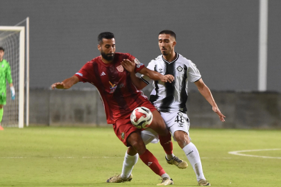 Altay'a iki oyuncudan daha ihtar