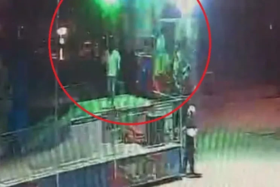 Lunaparkta 'ranger'ın operatöre çarptığı kaza kamerada