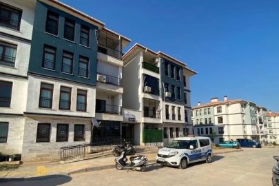 Kızı tarafından tabancayla vurulmuş halde bulunan kadın hastanede öldü 