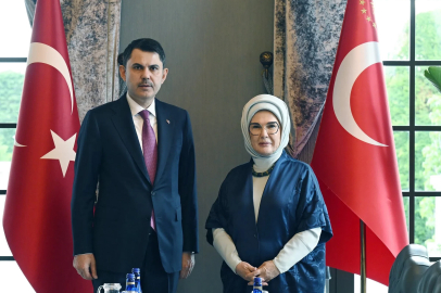 Emine Erdoğan, Bakan Kurum'u kabul etti 